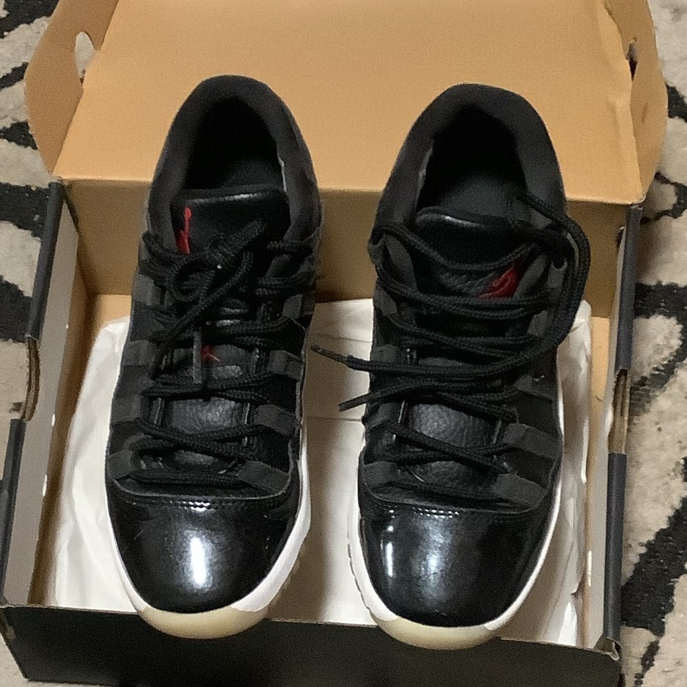 Kid’s Jordan 11 low